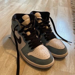 University Blue Air Jordan 1 - Size 3Y